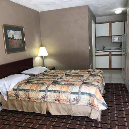 Affordable Suites Burlington Buitenkant foto