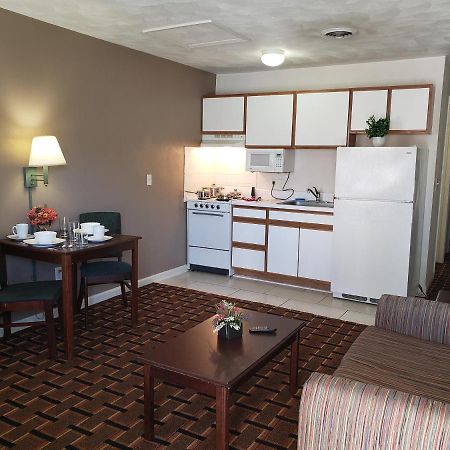 Affordable Suites Burlington Buitenkant foto