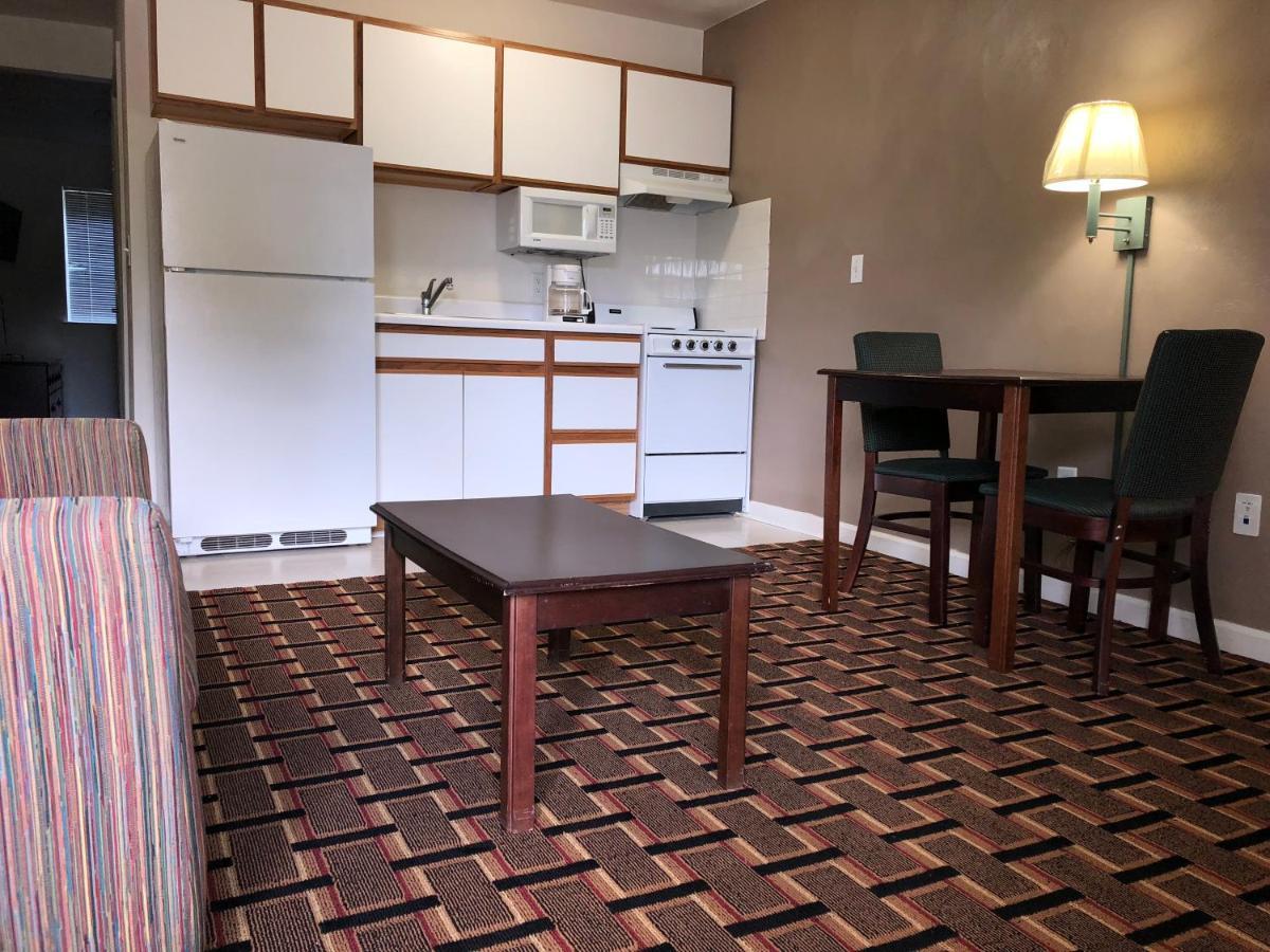 Affordable Suites Burlington Buitenkant foto